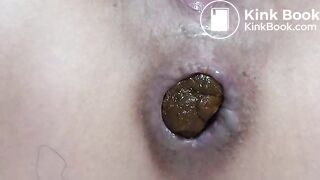Shitting Closeup - video 4
