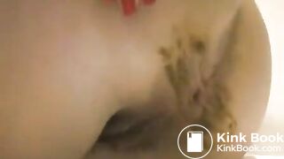 Girl pooping on toilet - video 272