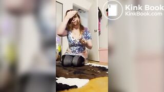 Dirty MILF plays with her shit 1