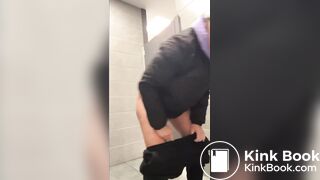 Pooping desesperated