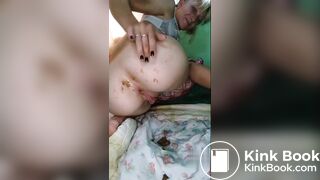 Pooping - video 675