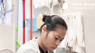 Girl Pooping in The Toilet With Hot Ploop