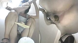 Japanese woman's toilet scene - video 206
