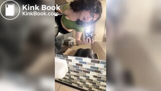 White girl toilet selfie (ass visible)
