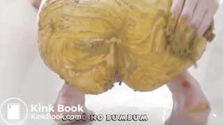 Round Bum Smearing Fun