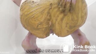 Round Bum Smearing Fun