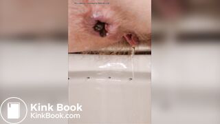 Pretty Woman Pooping - video 16