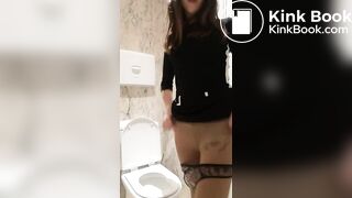 Chica defecando - video 6