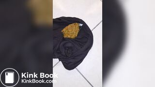 Italian girl poop in leggings