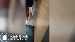 一个小女孩屁股一紧