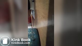 一个小女孩屁股一紧
