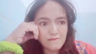 Girl Pooping in The Toilet - video 2