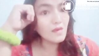 Girl Pooping in The Toilet - video 2