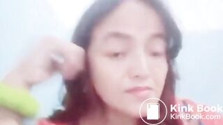 Girl Pooping in The Toilet - video 2