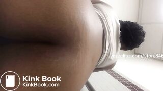 Curvy ebony grunting poop