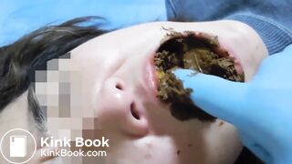 Japanese girl a lot of scat in her mouth