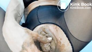 Scat in the pussy