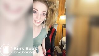 White gamer girl with fat ass poops