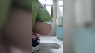 SQUAT TOILET POO