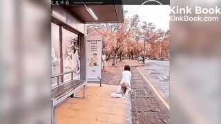 等车时被偷袭