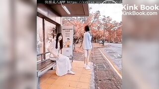 等车时被偷袭