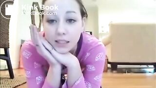 Pretty girl scat - video 9