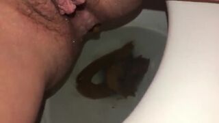 TOILET POO CLOSE_UP