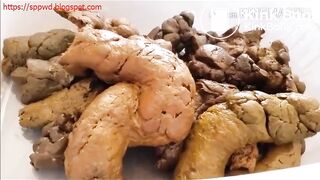 Girl pooping - video 814