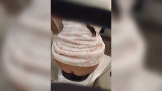 en el bañito cagando-184