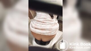 en el bañito cagando-184