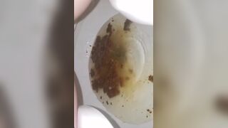 Girl pooping in public bathroom - video 4