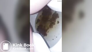 Girl pooping in public bathroom - video 4