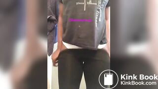 FILLING UP A BEER GLASS