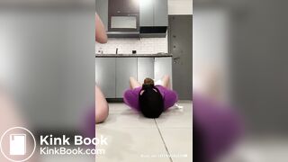 Turkish mistress shits on toilet slave