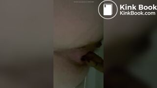 Girl pooping - video 807