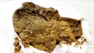 Huge poop in white panties - video 4