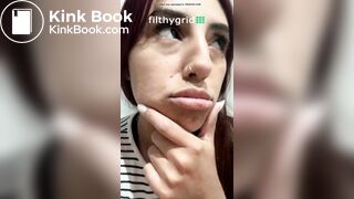 Latina gostosa cagando um tronco 6