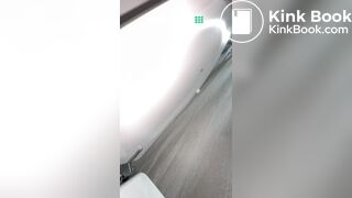 Latina gostosa cagando um tronco 4