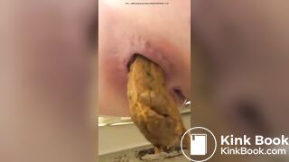 Girl pooping on toilet - video 191