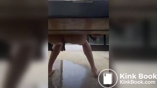 Girl pooping - video 812
