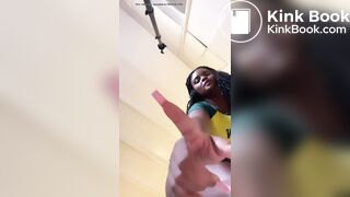 Girl farting - video 575