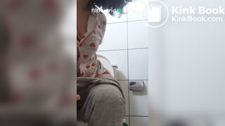 Brasileira gostosa cagando 7