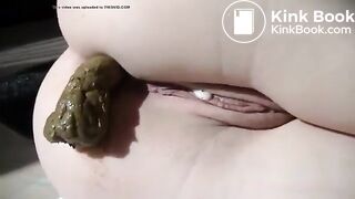 Hot teen closeup poop