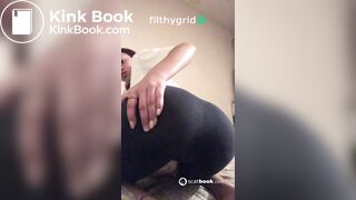 Latina magrinha cagando 10