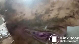 Big panty poop under pink skirt