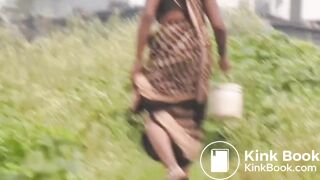 Desi aunty shitting