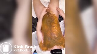 Shitting on face with smearing