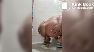 Brazilian girl shitting brasileira cagando