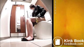 Asian girl Pooping Voyeur