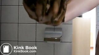 Enchendo calcinha scat